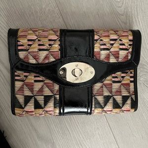 Aldo clutch